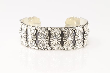 Native America Navajo Sterling Silver Solid Bracelet Cuff By Bobby Platero.