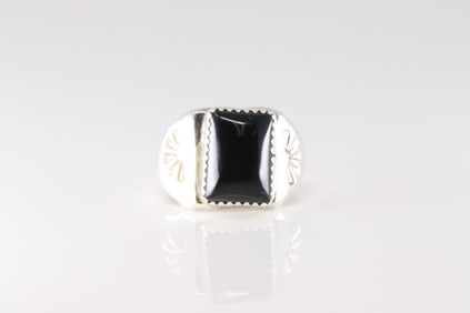 Native America Navajo Sterling Silver Black Onyx Ring By Thomas Johnson.