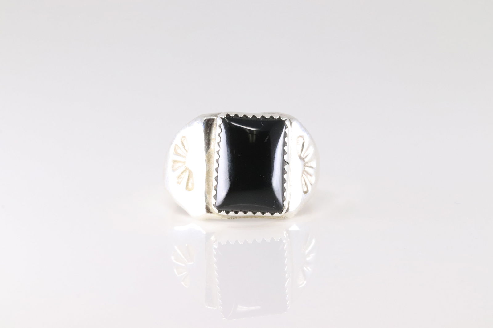 Native America Navajo Sterling Silver Black Onyx Ring By Thomas Johnson. (1 of 4)