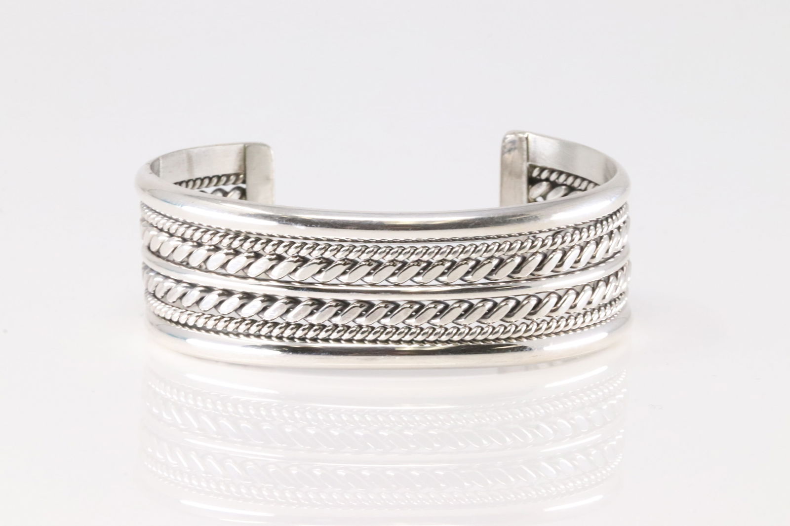 Native America Navajo Sterling Silver Solid Bracelet Cuff By Elaine Tahe.: This is a Native America Navajo Sterling Silver Solid Bracelet Cuff By Elaine Tahe.