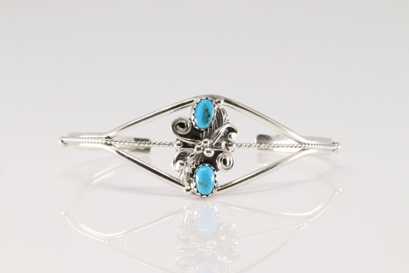 Native America Navajo Sterling Silver Turquoise Bracelet Cuff By Wade Begay.: This is a Native America Navajo Sterling Silver Turquoise Bracelet Cuff By Wade Begay.