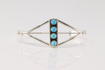 Native America Navajo Sterling Silver Turquoise Bracelet Cuff.