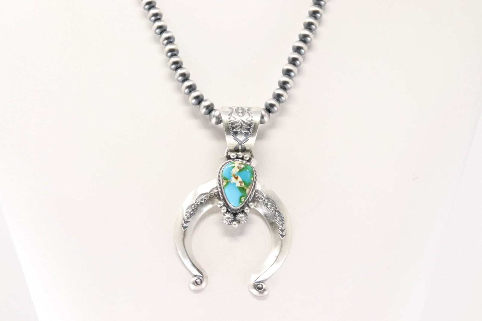 Native America Navajo Sterling Silver Sonora Gold Naja Necklace By Samuel Yellowhair.: This is a Native America Navajo Sterling Silver Sonora Gold Naja Necklace By Samuel Yellowhair. Necklace length: 18.00"