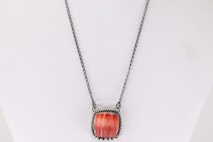 Native America Navajo Sterling Silver Spiny Oyster Necklace By Freda Martinez.