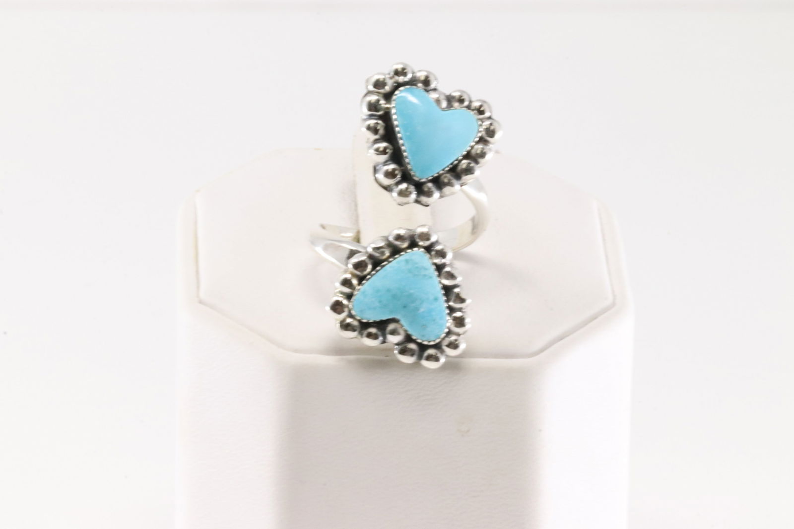 Native America Navajo Sterling Silver Turquoise Heart Ring By Arlene Lewis.: This is a Native America Navajo Sterling Silver Turquoise Heart Ring By Arlene Lewis. Ring size: 9.50.