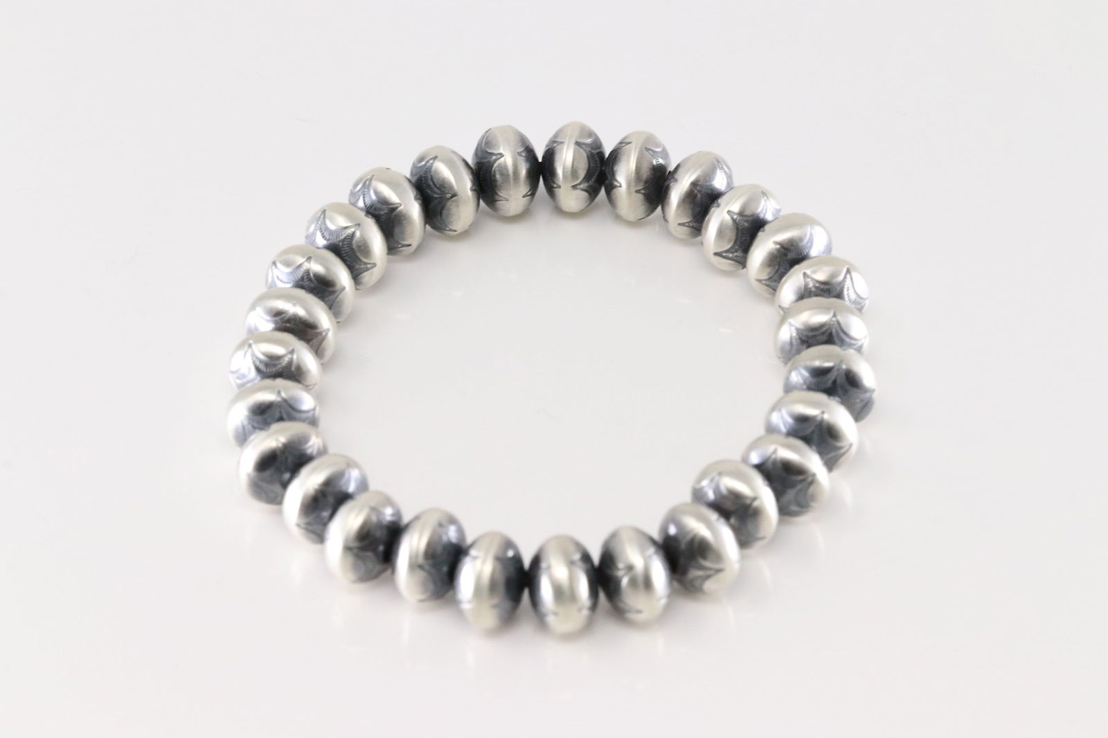 Native America Navajo Sterling Silver Pearl Beaded Stretch Bracelet By Bryannen Halwood. (1 of 3)