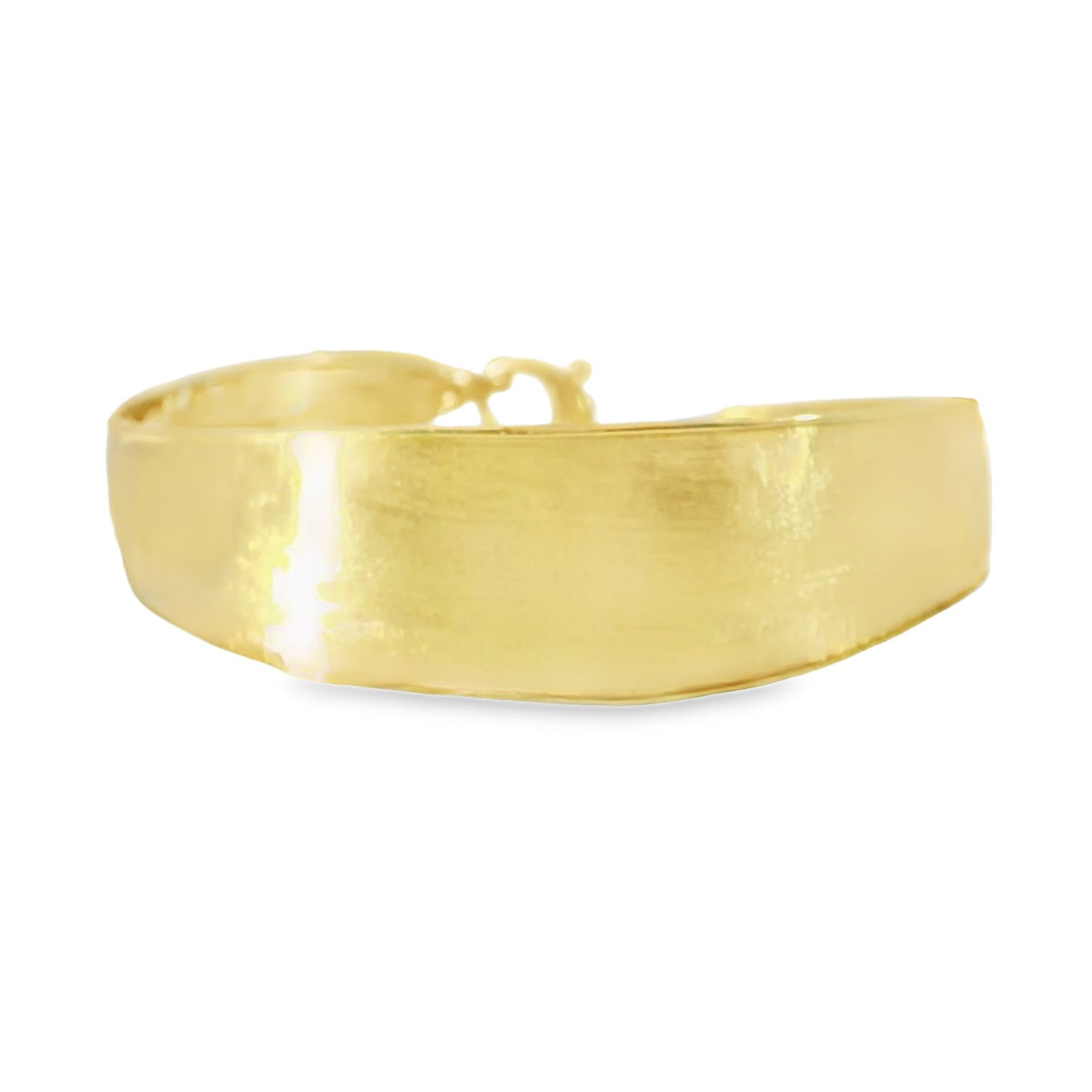 Marco Biceigo Bracelet 18Kt.: Marco Biceigo 18Kt Yellow Gold Bracelet. 18Kt This stunning gold bracelet exudes timeless elegance and sophistication. Its smooth, polished surface catches the light beautifully. Total weight: 9.30 g