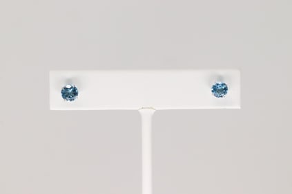 Blue Topaz Stud Earring 10Kt.
