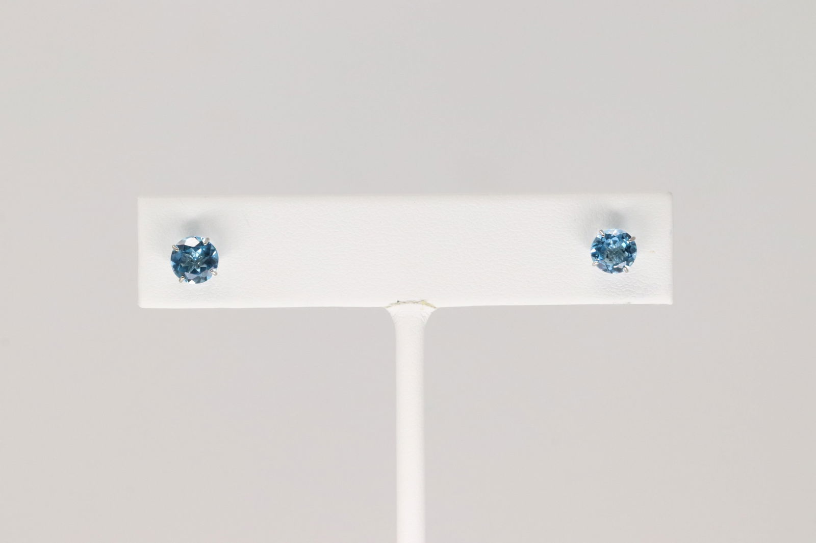 Blue Topaz Stud Earring 10Kt. (1 of 3)