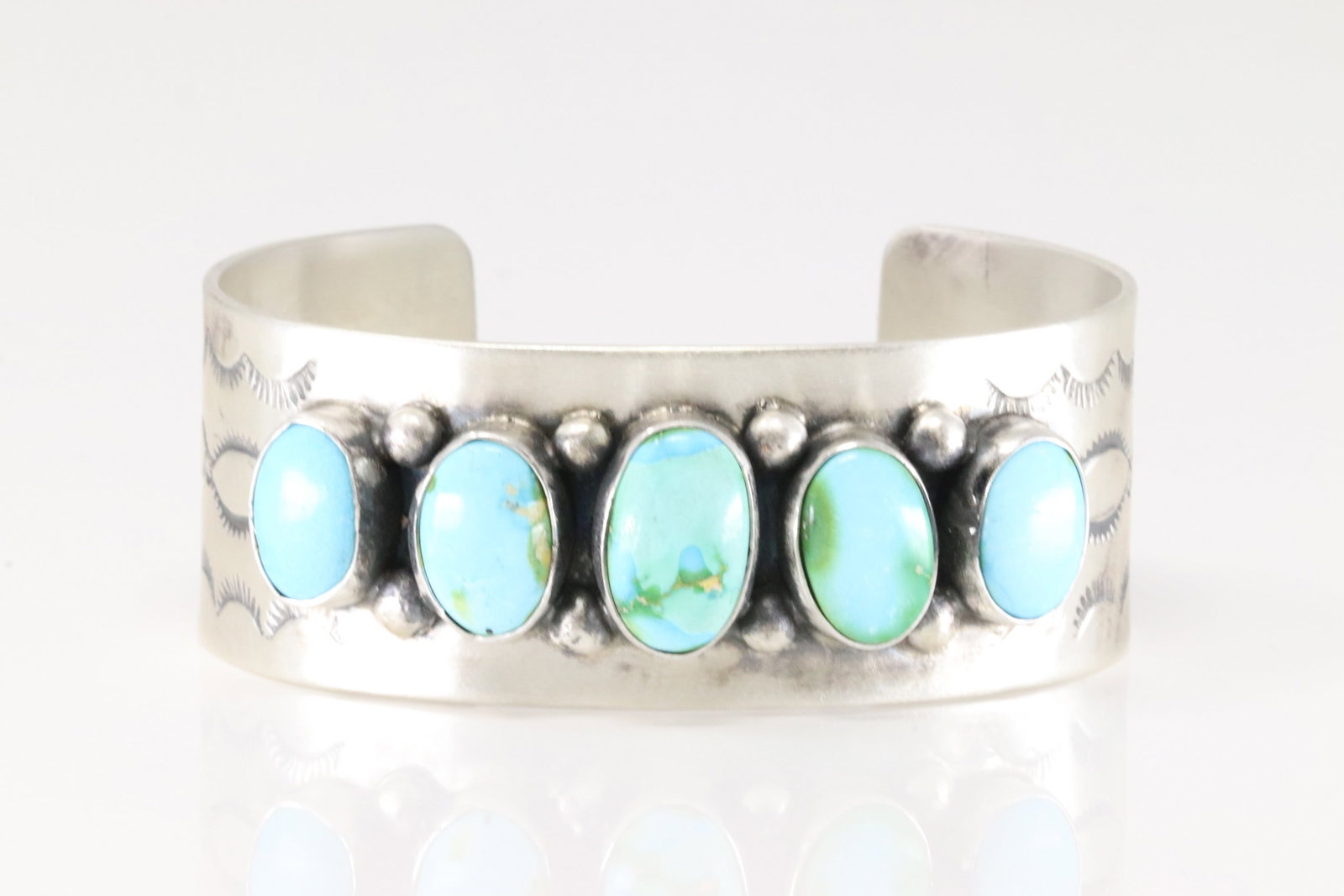 Native America Navajo Sterling Silver Sonora Gold Turquoise Bracelet Cuff By Danny Henio.: This is a Native America Navajo Sterling Silver Sonora Gold Turquoise Bracelet Cuff By Danny Henio. Total weight: 62.10 Grams.