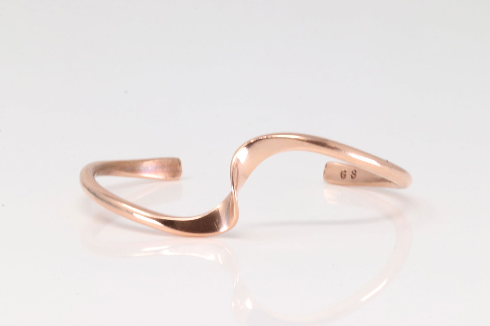 Native America Navajo Copper Bracelet Cuff By Gerald & Yolanda Skeets.: This is a Native America Navajo Copper Bracelet Cuff By Gerald & Yolanda Skeets.