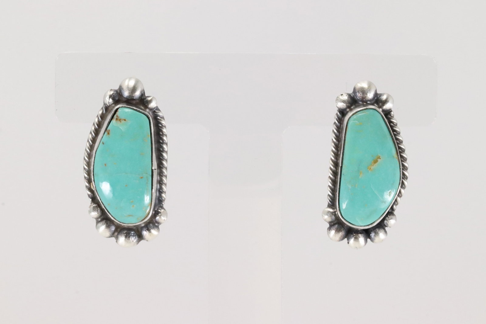 Native America Navajo Sterling Silver Kingman Turquoise Post Earring's By Elouise Kee.: This is a Native America Navajo Sterling Silver Kingman Turquoise Post Earring's By Elouise Kee.