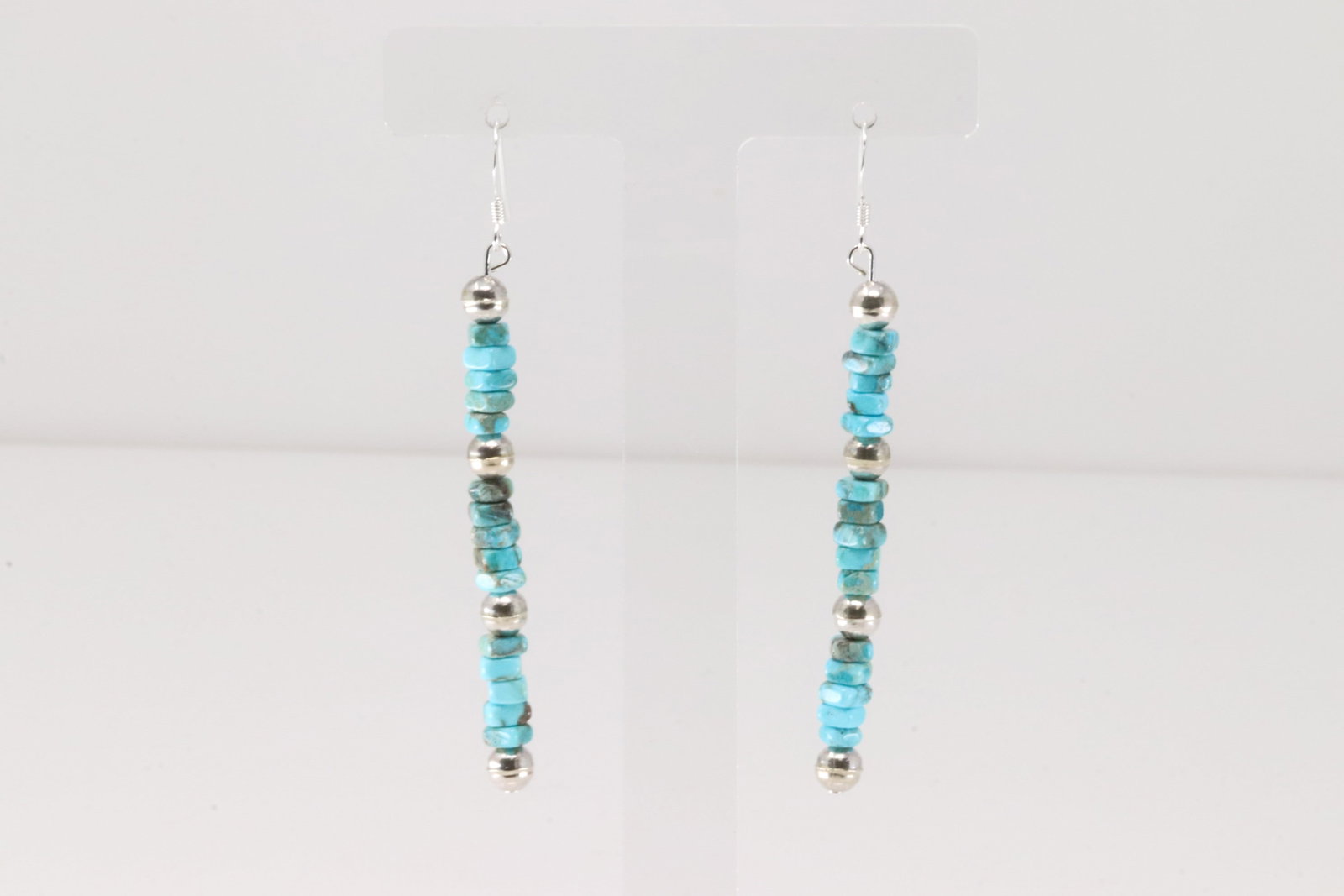 Native America Navajo Sterling Silver Turquoise & Beaded Dangling Earring.: This is a Native America Navajo Sterling Silver Turquoise & Beaded Dangling Earring.
