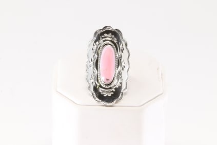 Native America Navajo Sterling Silver Pink Conch Shell Ring By Charlene Yazzie.