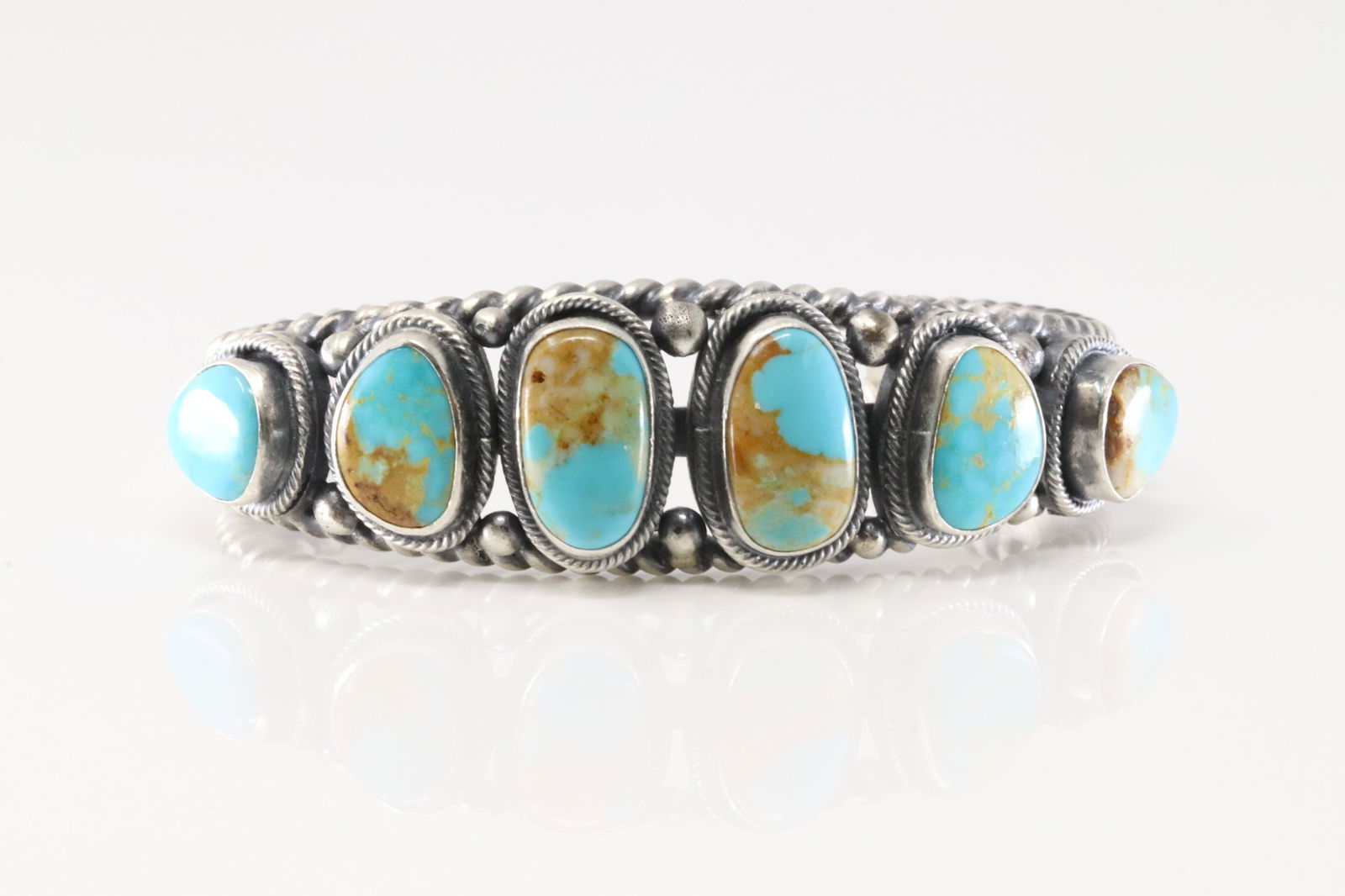 Native America Navajo Sterling Silver Kingman Turquoise Bracelet Cuff By Bob Becenti.: This is a Native America Navajo Sterling Silver Kingman Turquoise Bracelet Cuff By Bob Becenti.