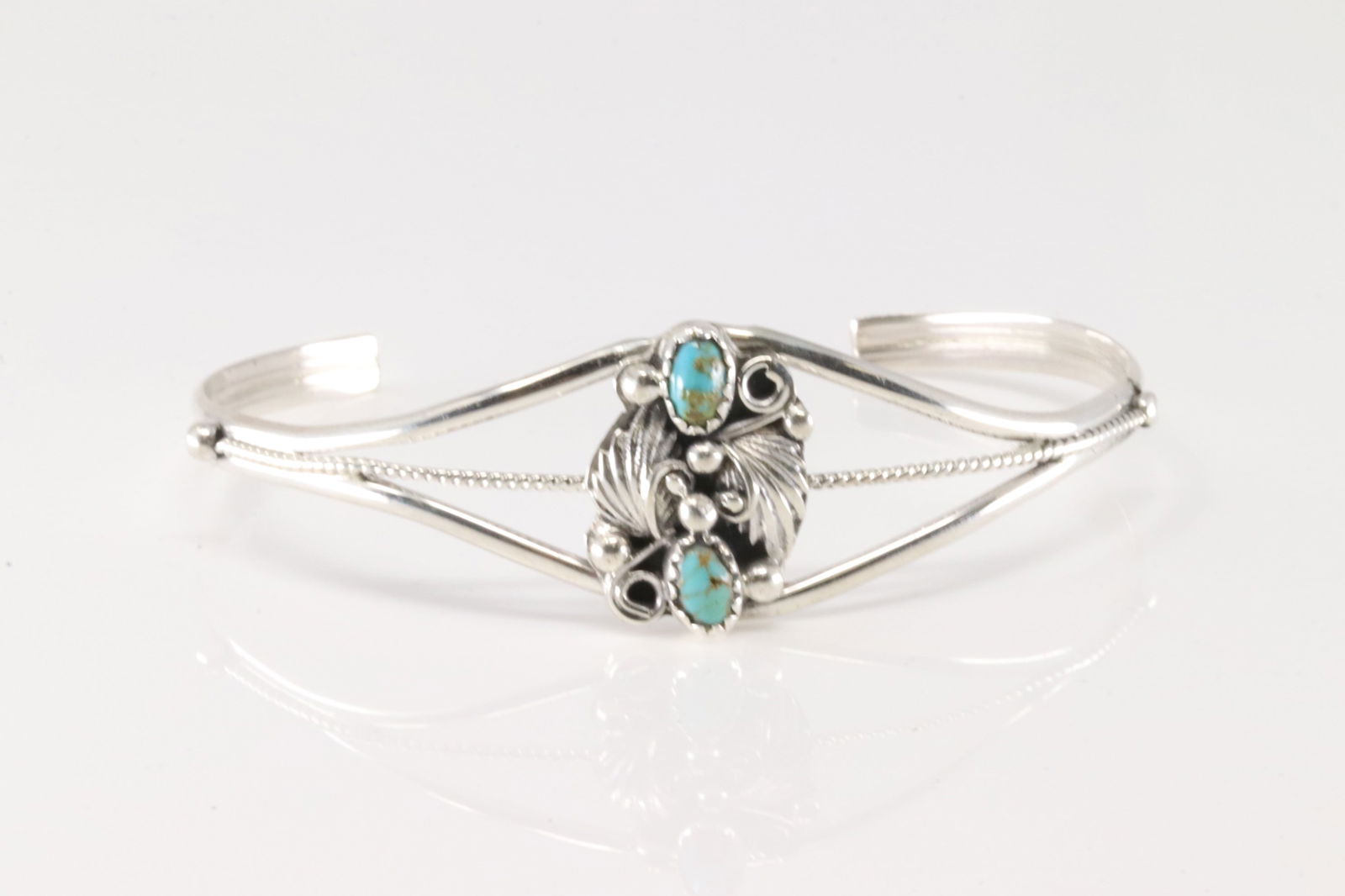 Native America Navajo Sterling Silver Turquoise Bracelet Cuff By Harris Largo.: This is a Native America Navajo Sterling Silver Turquoise Bracelet Cuff By Harris Largo.