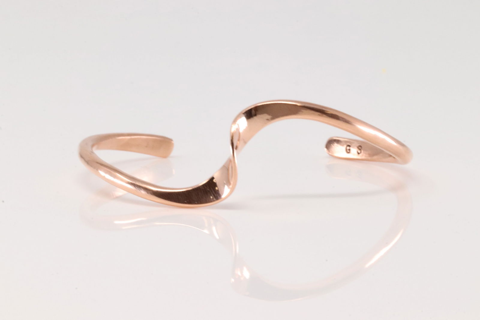 Native America Navajo Copper Bracelet Cuff By Gerald & Yolanda Skeets.: This is a Native America Navajo Copper Bracelet Cuff By Gerald & Yolanda Skeets.