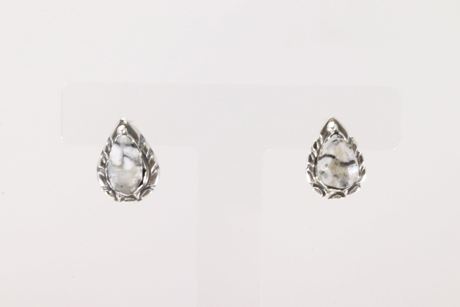 Native America Navajo Sterling Silver White Buffalo Post Earring's By Freida Martinez.: This is a Native America Navajo Sterling Silver White Buffalo Post Earring's By Freida Martinez.