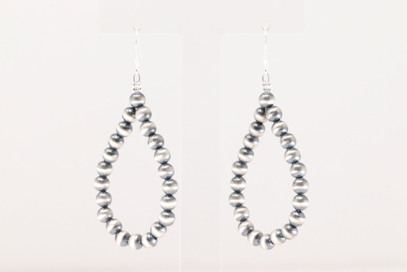 Native America Navajo Sterling Silver Pearl Beaded Dangling Earring's By Isabelle John.: This is a Native America Navajo Sterling Silver Pearl Beaded Dangling Earring's By Isabelle John.