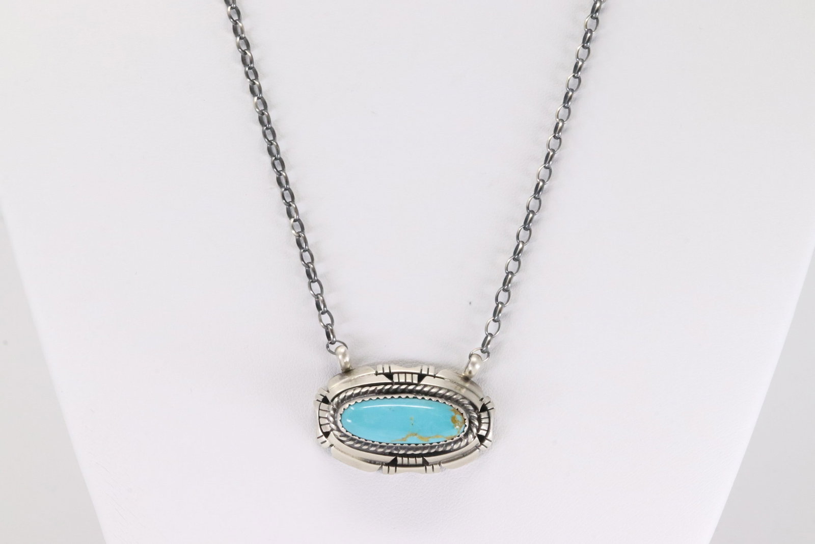 Native America Navajo Sterling Silver Kingman Turquoise Necklace By William Begay.: This is a Native America Navajo Sterling Silver Kingman Turquoise Necklace By William Begay. Necklace length: 18.00"