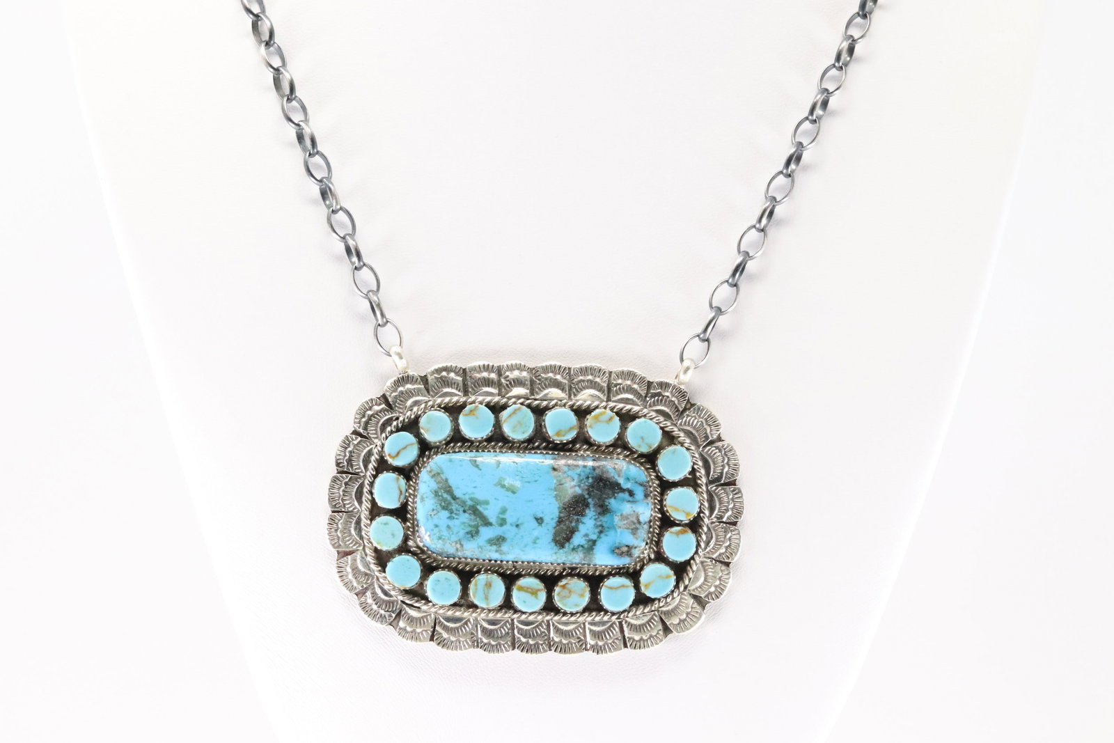 Native America Navajo Sterling Silver Kingman Turquoise Necklace By Larry Etcitty.: This is a Native America Navajo Sterling Silver Kingman Turquoise Necklace By Larry Etcitty. Necklace length: 18.00" Total weight: 51.70 Grams.