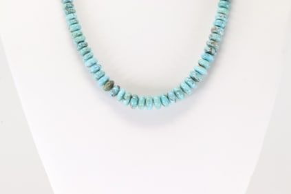 Native America Navajo Sterling Silver Turquoise Necklace.