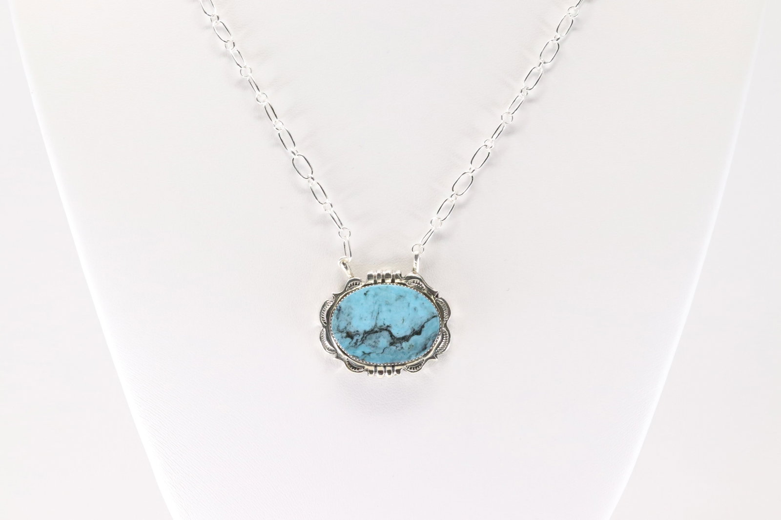 Native America Navajo Sterling Silver Turquoise Necklace By Leroy Silversmith.: This is a Native America Navajo Sterling Silver Turquoise Necklace By Leroy Silversmith. Necklace length: 20.00"