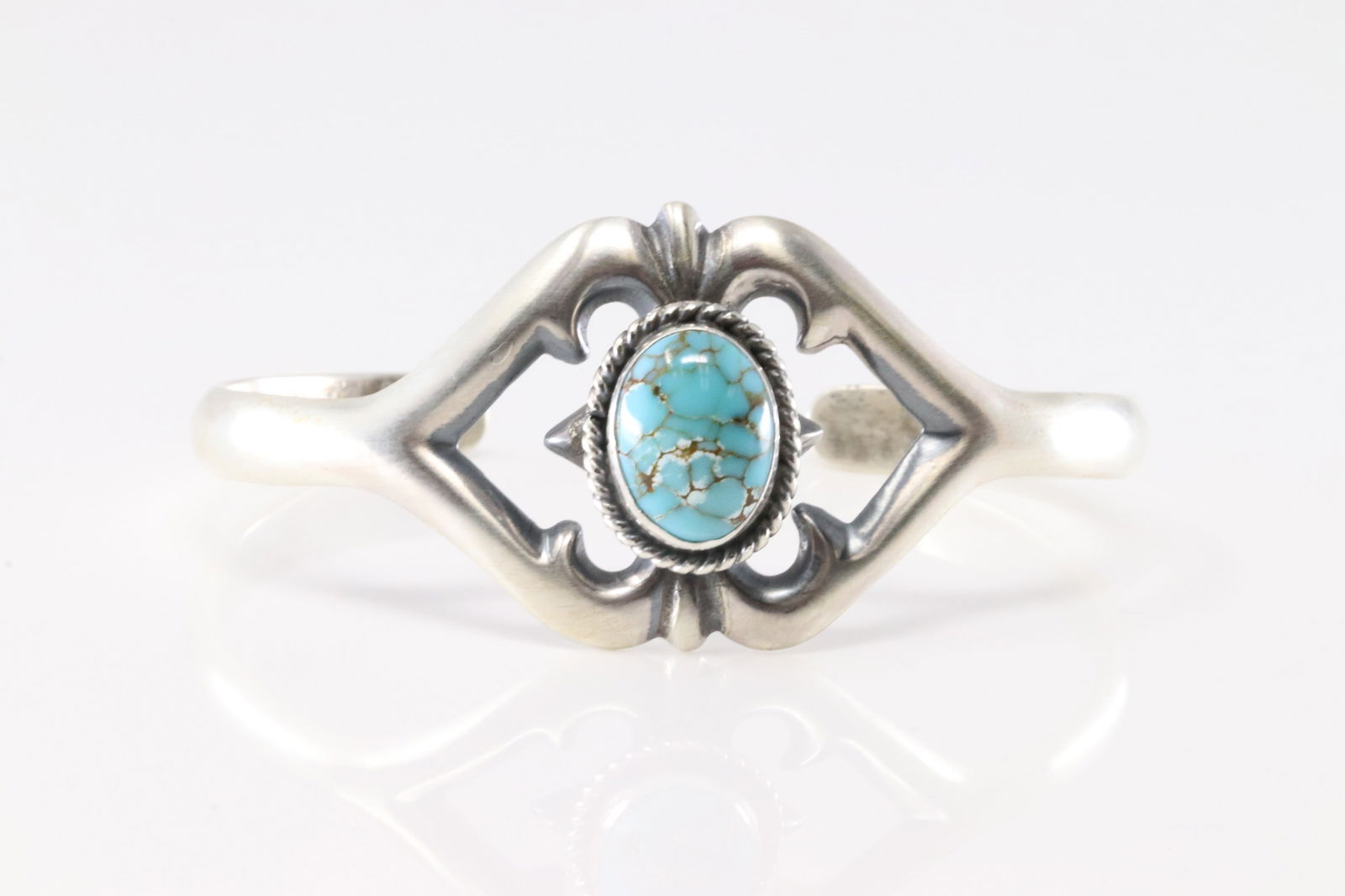 Native America Navajo Sterling Silver Kingman Turquoise Bracelet Cuff By Rena Begay.: This is a Native America Navajo Sterling Silver Kingman Turquoise Bracelet Cuff By Rena Begay.