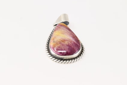 Native America Navajo Sterling Silver Purple Spiny Oyster Pendent By Judith Dixon.