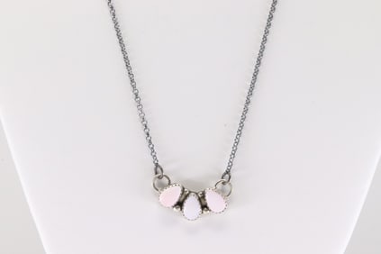 Native America Navajo Sterling Silver Pink Conch Shell Necklace By Maxine Ramirez.