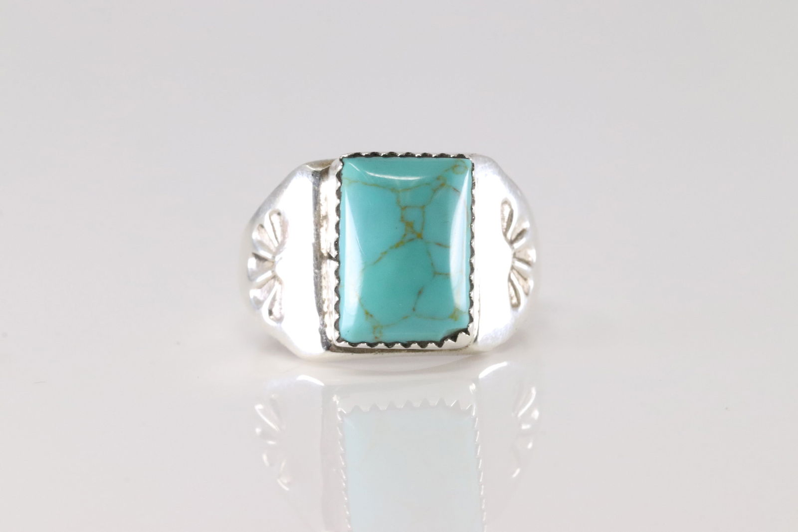 Native America Navajo Sterling Silver Turquoise Ring By Thomas Johnson.: This is a Native America Navajo Sterling Silver Turquoise Ring By Thomas Johnson. Ring Size: 11.00.