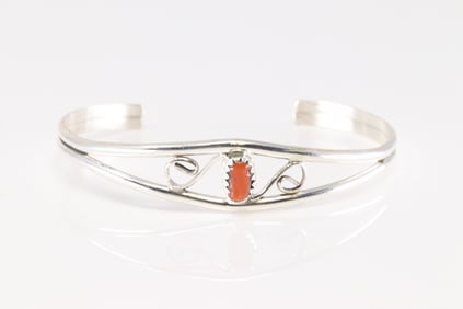 Native America Navajo Sterling Silver Coral Bracelet Cuff.