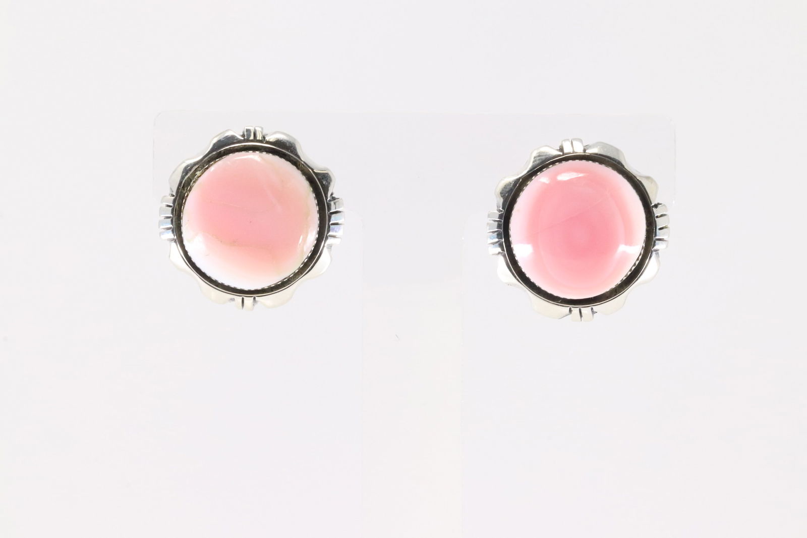 Native America Navajo Sterling Silver Pink Conch Shell Post Earring's By Phyllis A.Smith.: This is a Native America Navajo Sterling Silver Pink Conch Shell Post Earring's By Phyllis A.Smith.