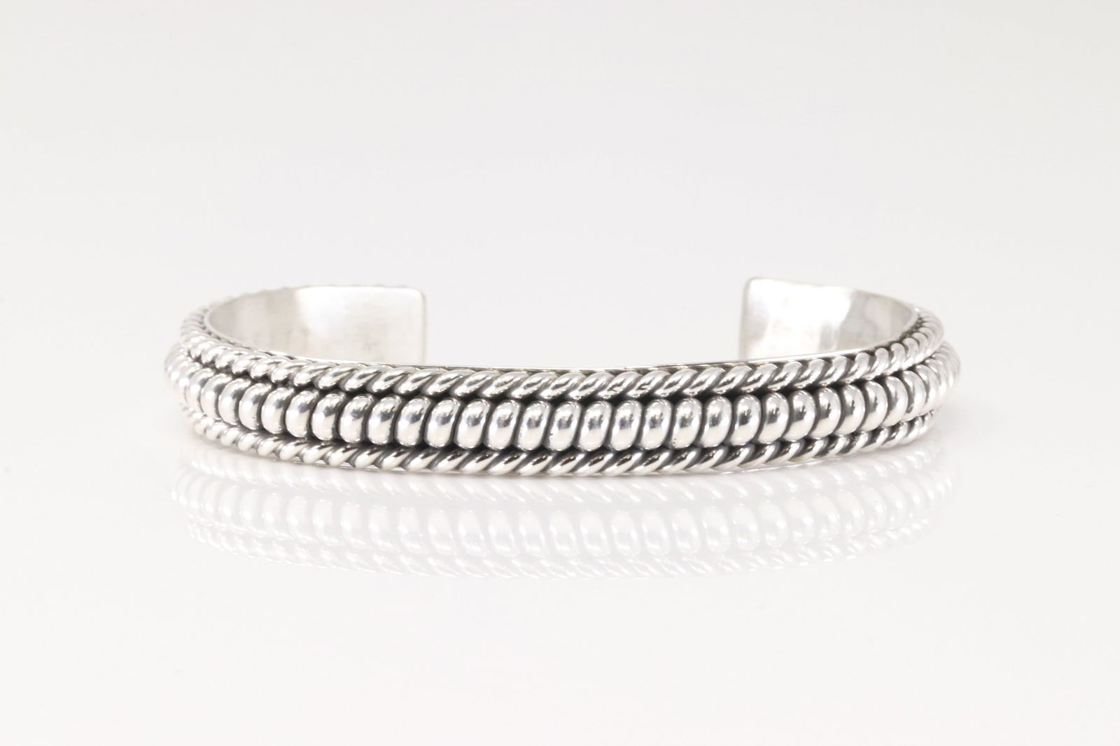 Native America Navajo Sterling Silver Solid Bracelet Cuff By Elaine Tahe.: This is a Native America Navajo Sterling Silver Solid Bracelet Cuff By Elaine Tahe.