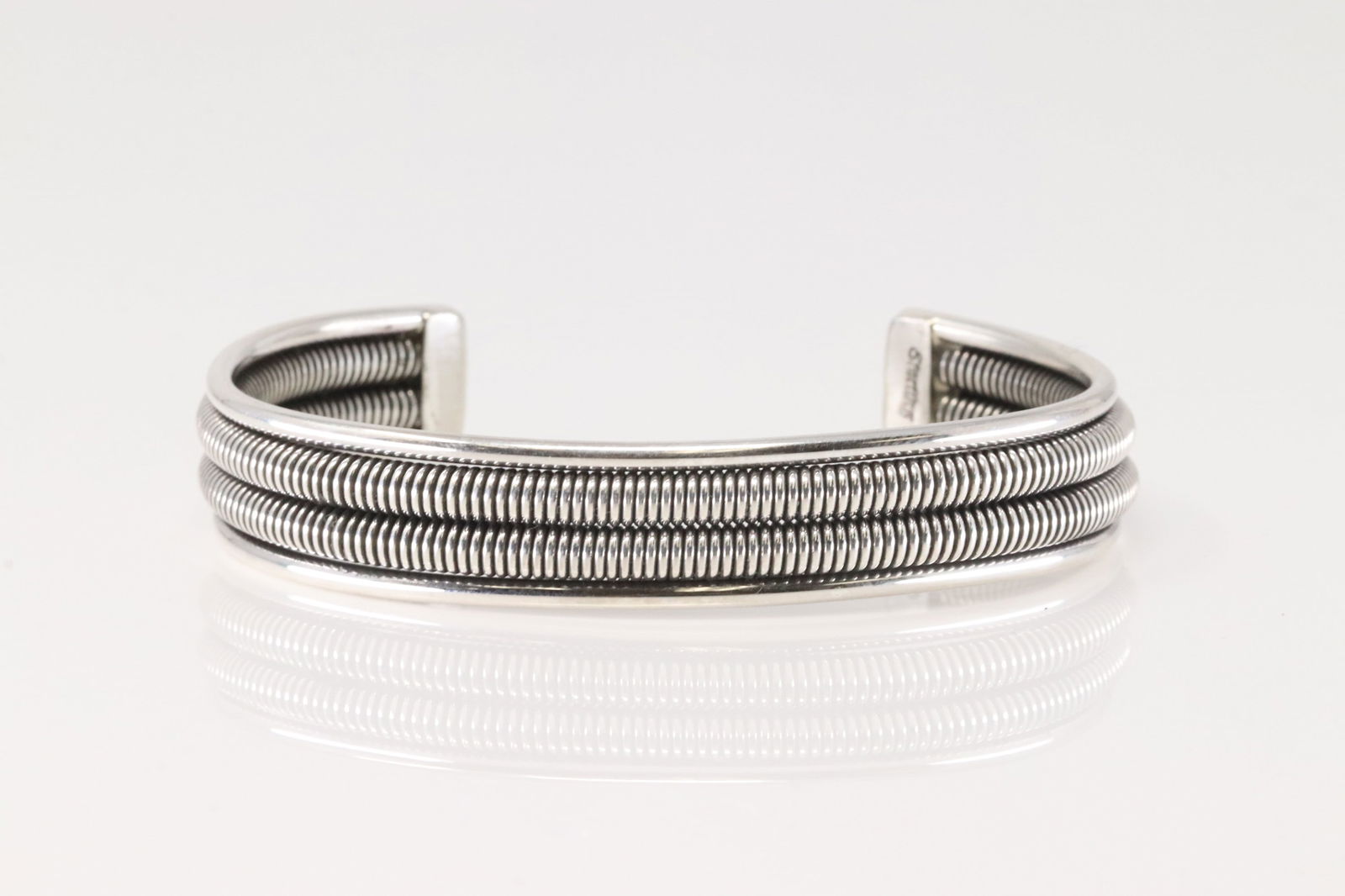Native America Navajo Sterling Silver Solid Bracelet Cuff By Elaine Tahe.: This is a Native America Navajo Sterling Silver Solid Bracelet Cuff By Elaine Tahe.