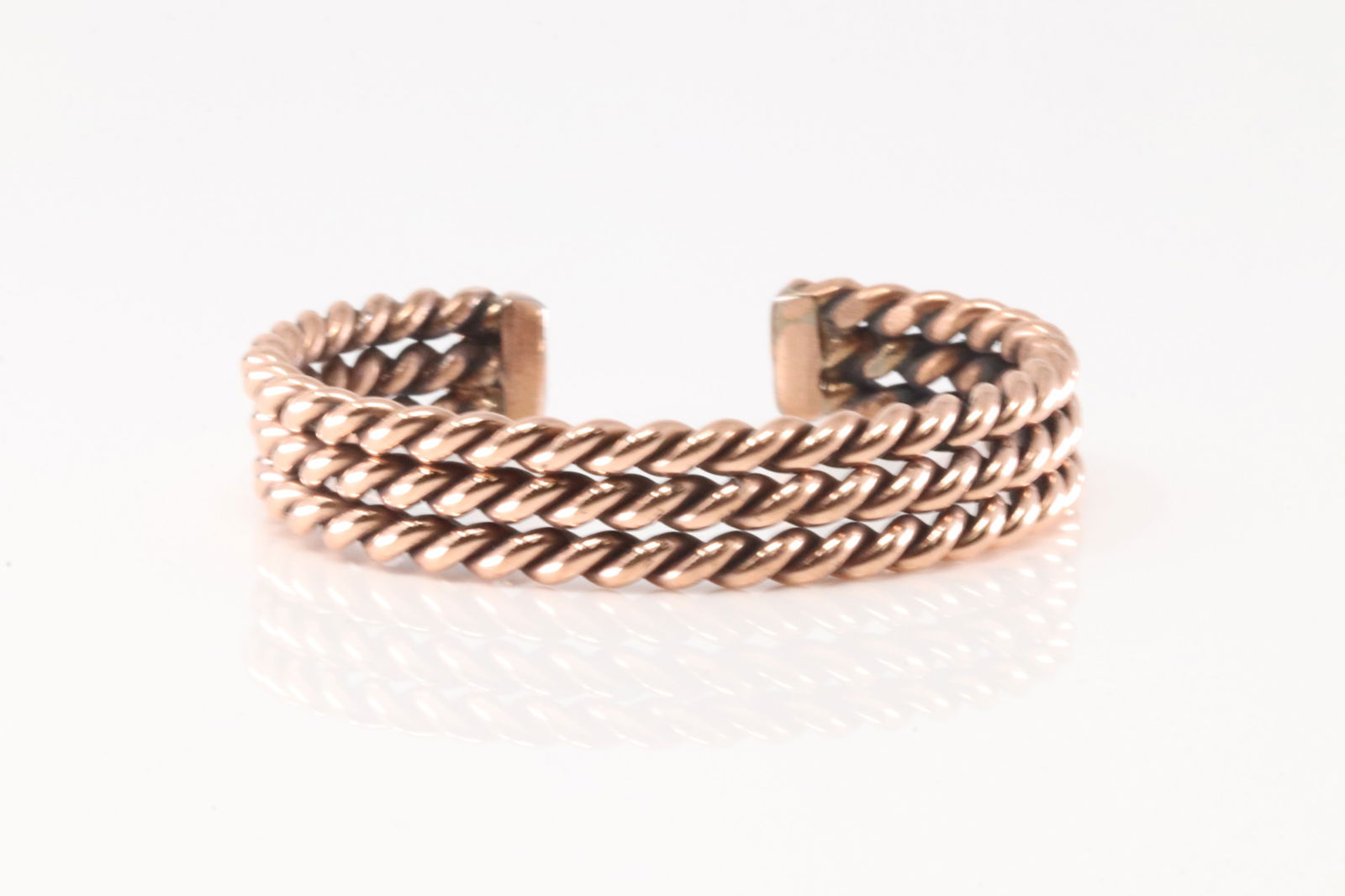 Native America Navajo Copper Bracelet Elaine Tahe.: This is a Native America Navajo Copper Bracelet Elaine Tahe.