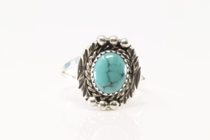 Native America Navajo Sterling Silver Turquoise Ring.