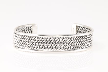 Native America Navajo Sterling Silver Solid Bracelet Cuff By Elaine Tahe.