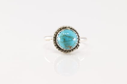 Native America Navajo Sterling Silver Turquoise Ring.