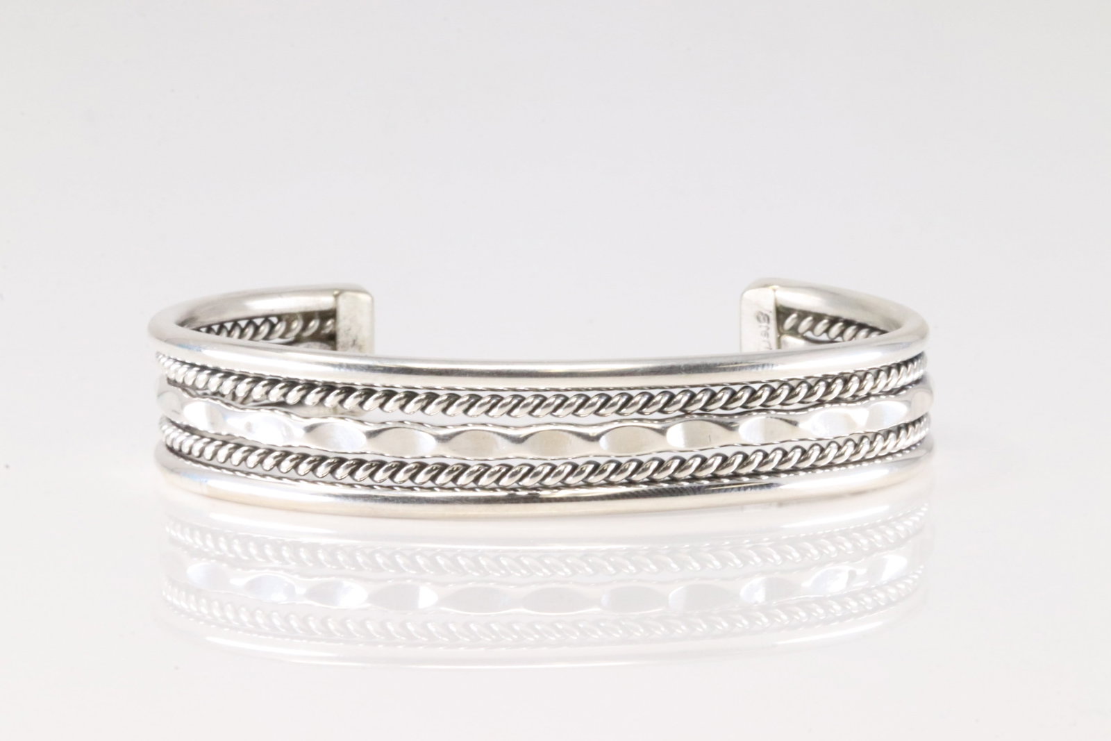 Native America Navajo Sterling Silver Solid Bracelet Cuff By Elaine Tahe.: This is a Native America Navajo Sterling Silver Solid Bracelet Cuff By Elaine Tahe.
