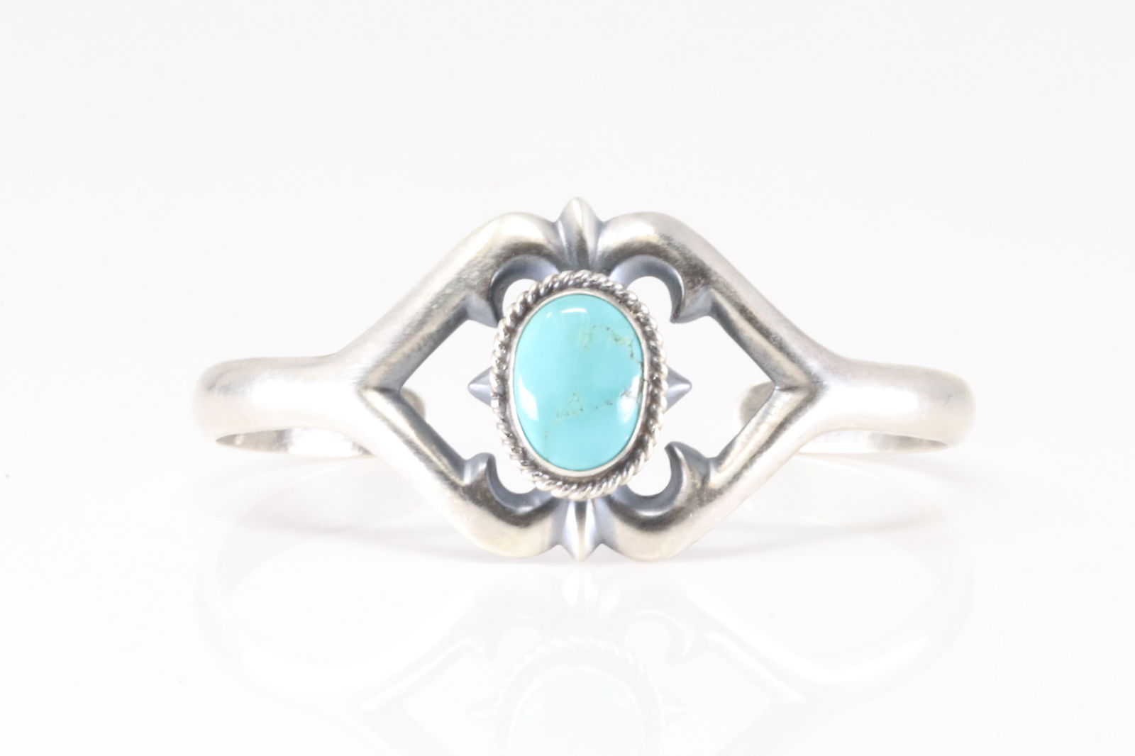 Native America Navajo Sterling Silver Turquoise Bracelet Cuff By Eugene Gruber.: This is a Native America Navajo Sterling Silver Turquoise Bracelet Cuff By Eugene Gruber.