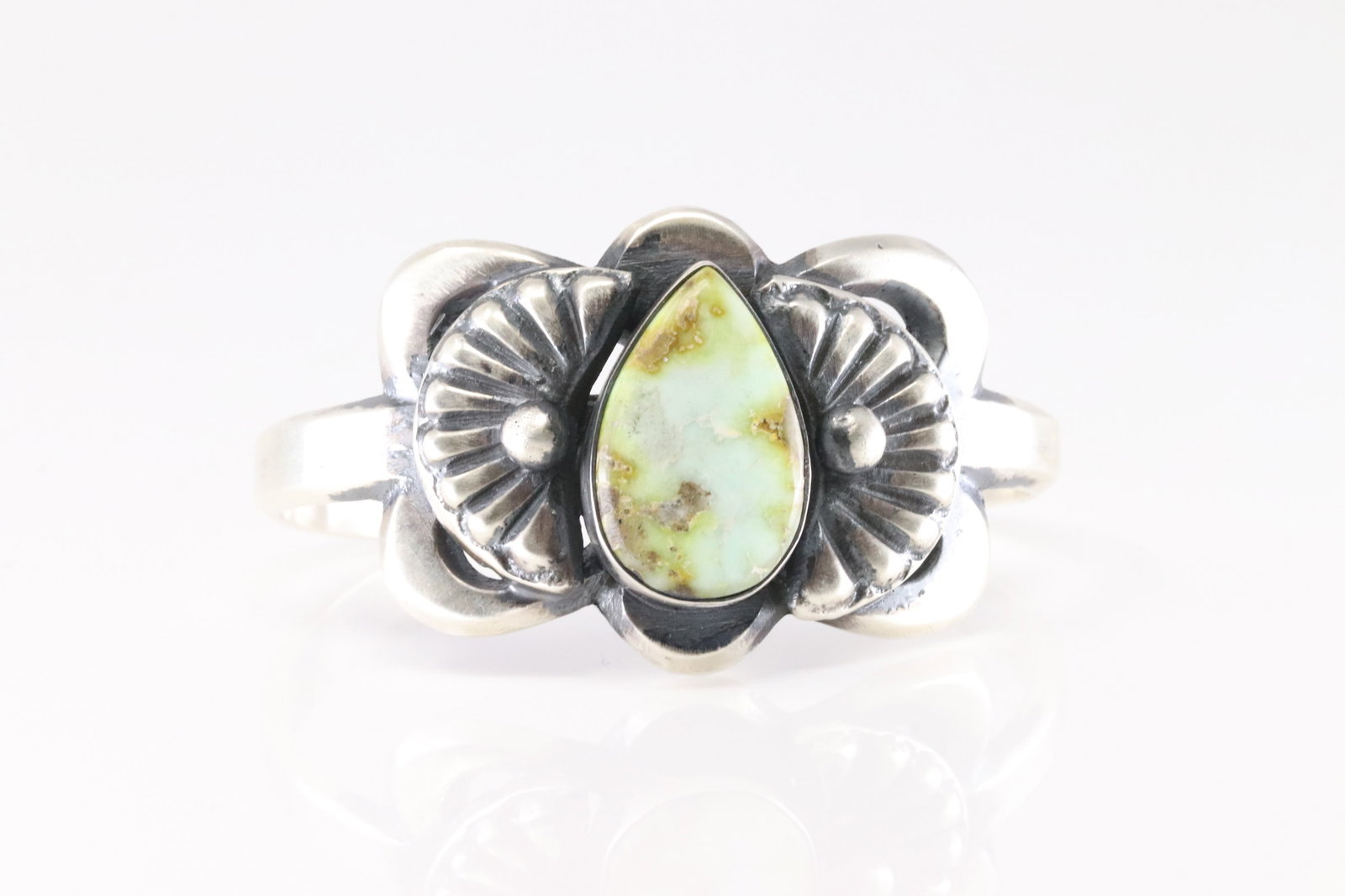 Native America Navajo Sterling Silver Palomino Bracelet Cuff By Chimney Butte.: This is a Native America Navajo Sterling Silver Palomino Bracelet Cuff By Chimney Butte.