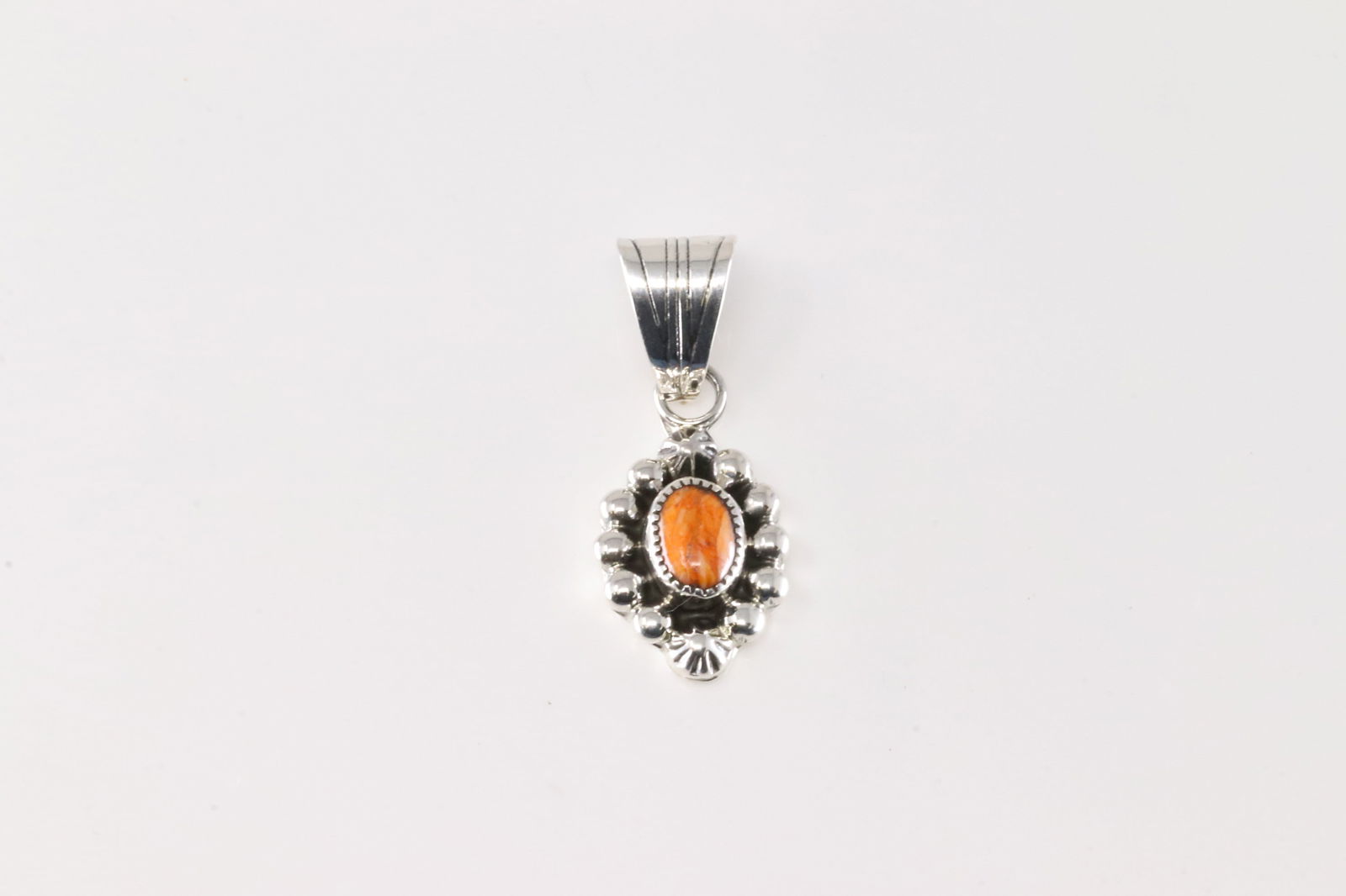 Native America Navajo Sterling Silver Spiny Oyster Pendant By Mike Smith.: This is a Native America Navajo Sterling Silver Spiny Oyster Pendant By Mike Smith.