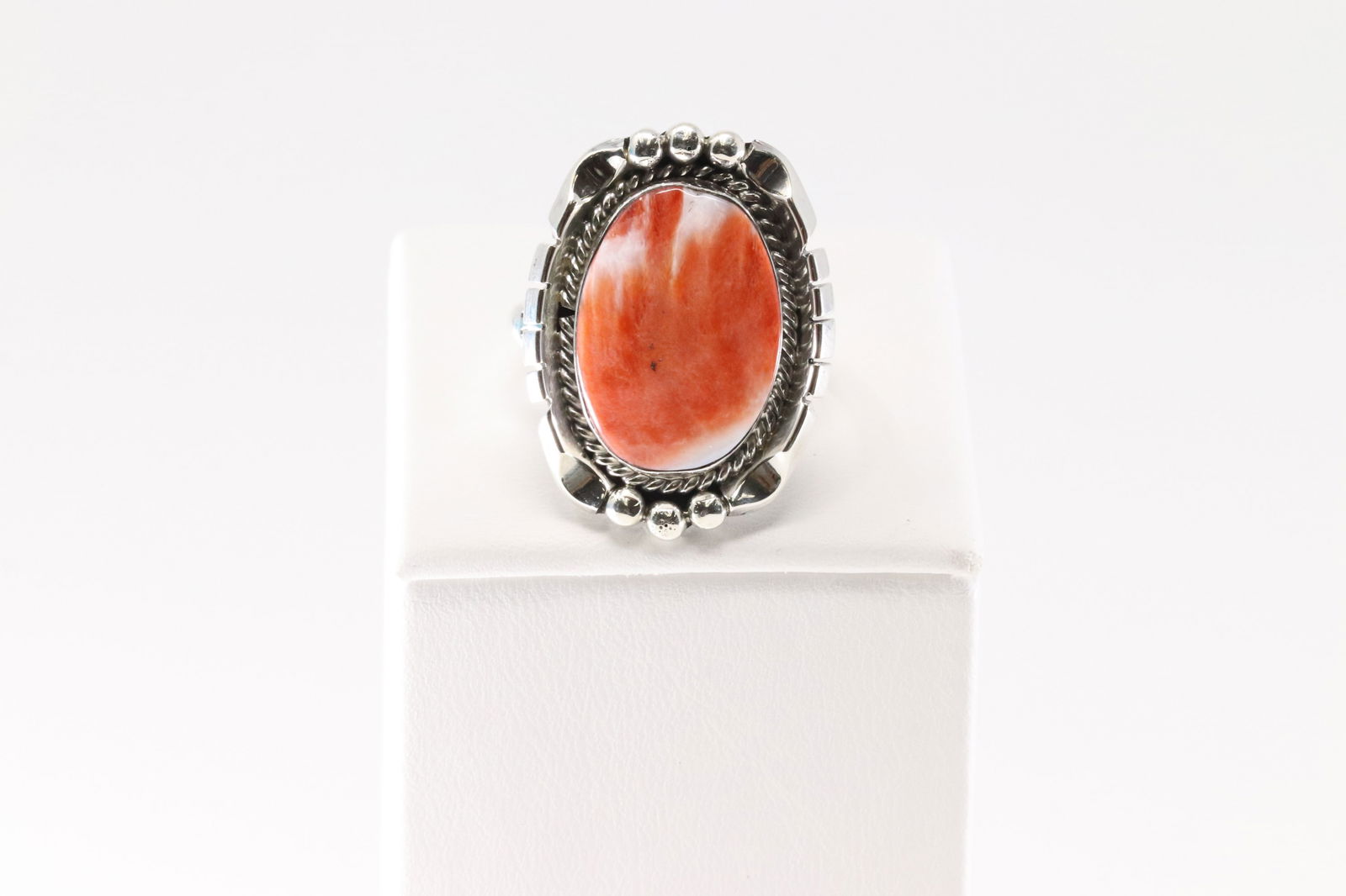 Native America Navajo Sterling Silver Spiny Oyster Ring By Samuel Yellowhair. (1 of 4)