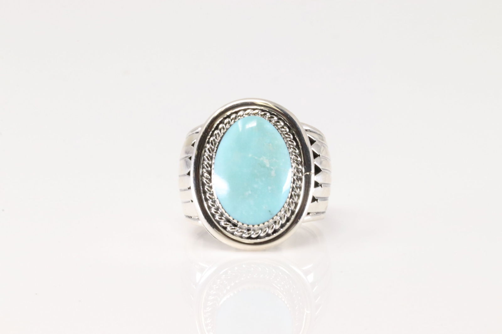 Native America Navajo Sterling Silver Turquoise Ring By Mike Smith.: This is a Native America Navajo Sterling Silver Turquoise Ring By Mike Smith. Ring size: 7.50.