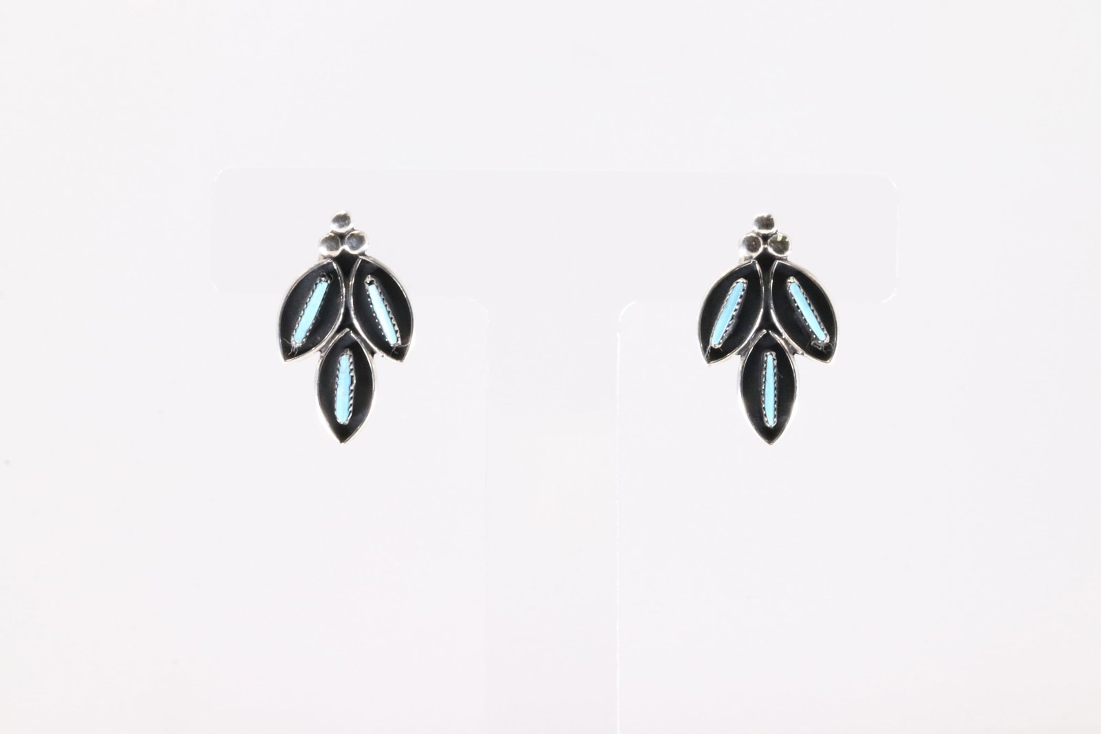 Native America Zuni Sterling Silver Turquoise Post Earring's By Fernando Othole.: This is a Native America Zuni Sterling Silver Turquoise Post Earring's By Fernando Othole.