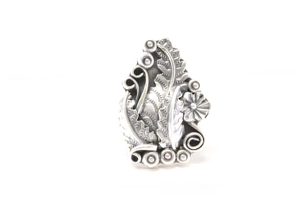 Native America Navajo Sterling Silver Floral Ring By Harry B.Yazzie.