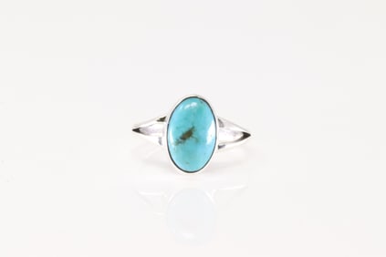 Native America Navajo Sterling Silver Turquoise Ring By Theresa Smith.