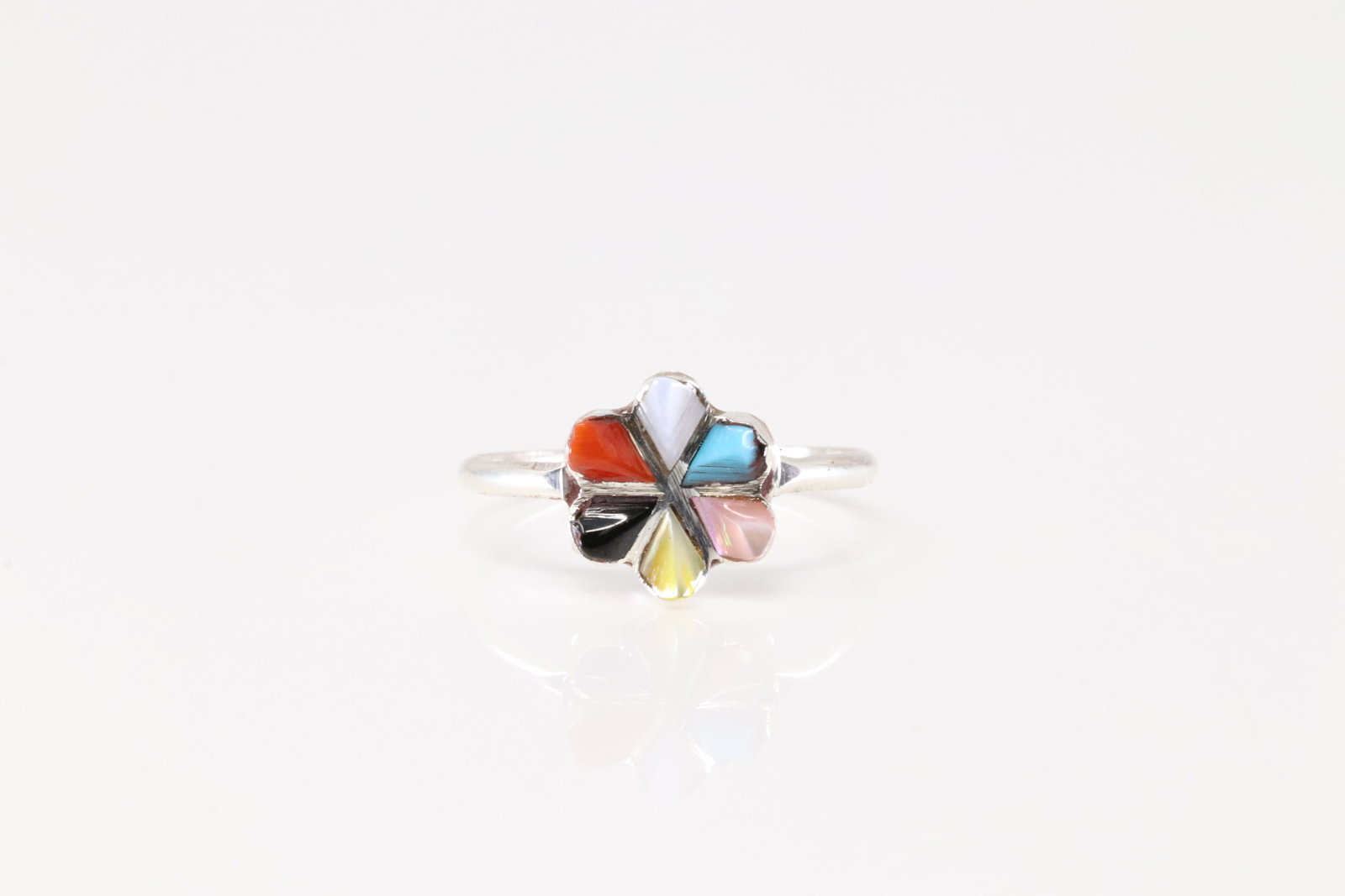 Native America Zuni Sterling Silver Multi-Color Flower Ring By Raymond Bobelu.: This is a Native America Zuni Sterling Silver Multi-Color Flower Ring By Raymond Bobelu. Ring size: 7.50.
