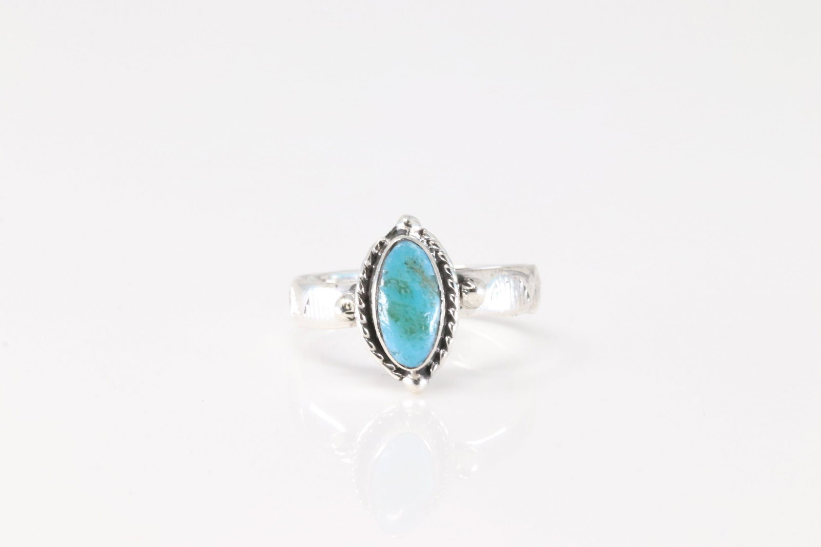 Native America Navajo Sterling Silver Turquoise Ring By Clarence Long.: This is a Native America Navajo Sterling Silver Turquoise Ring By Clarence Long. Ring size: 9.00.
